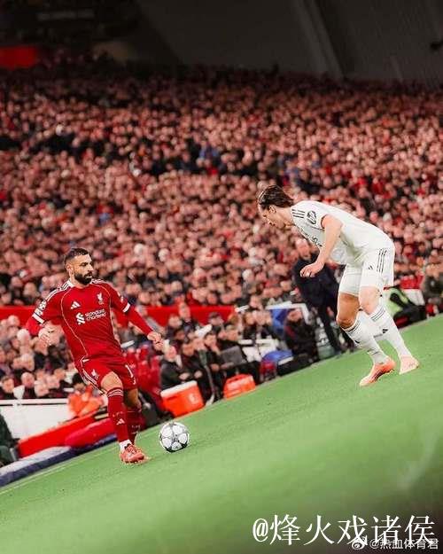 麦卡利斯特头球制胜 利物浦1-0送皇马欧冠首败 麦卡利斯特头球制胜 利物浦1-0送皇马欧冠首败